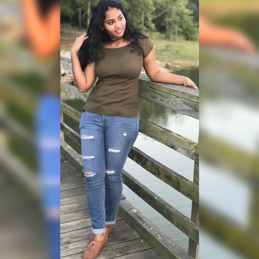 Meet your Posher, Priyanka